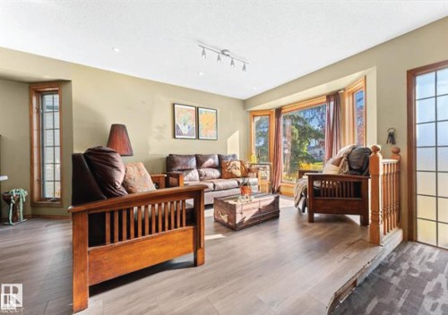 6018 156 Avenue, Edmonton, AB - Indoor Photo Showing Living Room