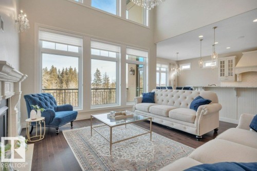 631 Howatt Drive, Edmonton, AB - Indoor Photo Showing Living Room