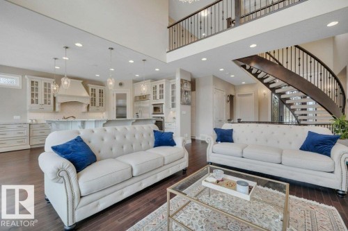 631 Howatt Drive, Edmonton, AB - Indoor Photo Showing Living Room