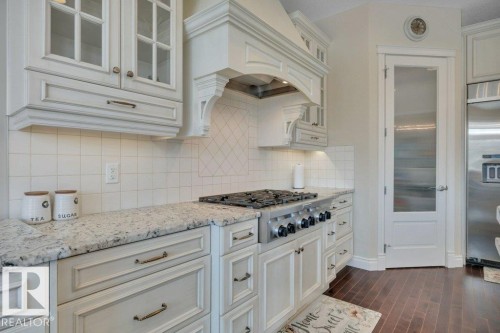 631 Howatt Drive, Edmonton, AB - Indoor Photo Showing Kitchen With Upgraded Kitchen