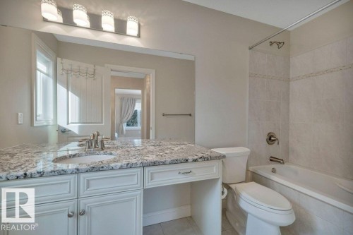 631 Howatt Drive, Edmonton, AB - Indoor Photo Showing Bathroom