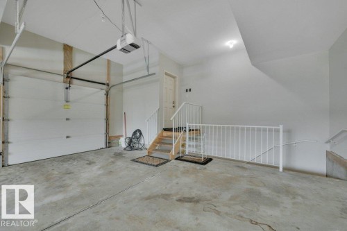 631 Howatt Drive, Edmonton, AB - Indoor Photo Showing Garage
