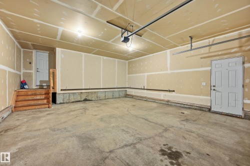 View of garage - 1346 Cunningham Drive W, Edmonton, AB - Indoor Photo Showing Garage