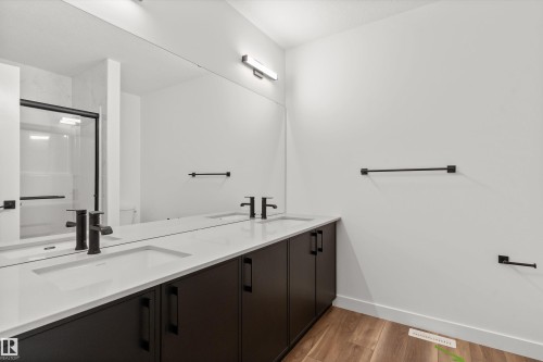 6222 175A Avenue, Edmonton, AB - Indoor Photo Showing Bathroom
