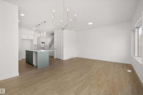 632 176 Avenue, Edmonton, AB - Indoor Photo Showing Kitchen