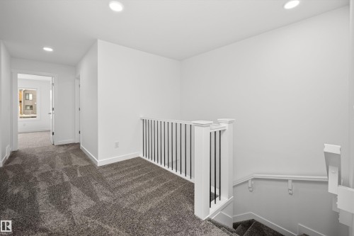 632 176 Avenue, Edmonton, AB - Indoor Photo Showing Other Room