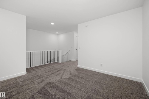 632 176 Avenue, Edmonton, AB - Indoor Photo Showing Other Room