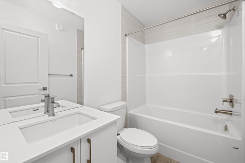 632 176 Avenue, Edmonton, AB - Indoor Photo Showing Bathroom