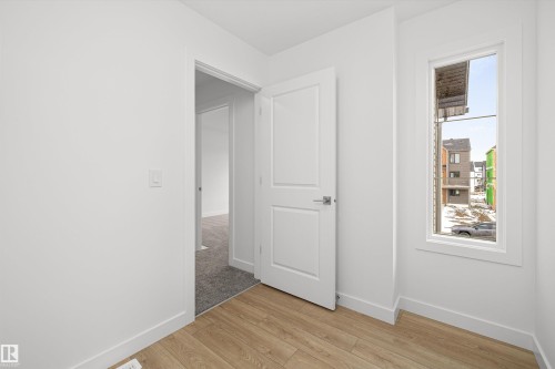 632 176 Avenue, Edmonton, AB - Indoor Photo Showing Other Room