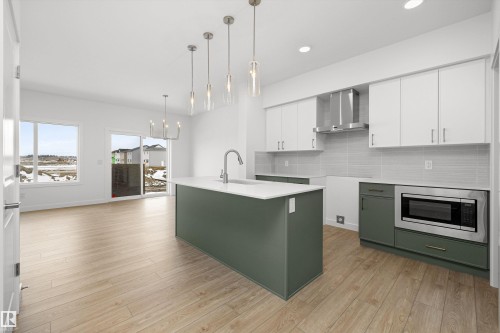 632 176 Avenue, Edmonton, AB - Indoor Photo Showing Kitchen With Upgraded Kitchen