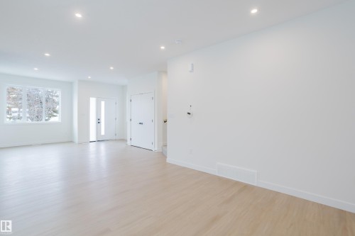 9709 157 St Nw, Edmonton, AB - Indoor Photo Showing Other Room