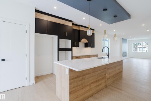 9709 157 St Nw, Edmonton, AB - Indoor Photo Showing Kitchen