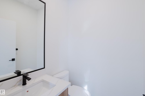 9709 157 St Nw, Edmonton, AB - Indoor Photo Showing Bathroom