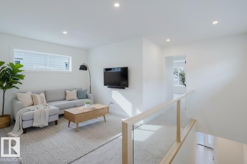 9709 157 St Nw, Edmonton, AB - Indoor Photo Showing Living Room