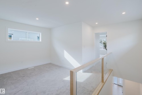 9709 157 St Nw, Edmonton, AB - Indoor Photo Showing Other Room