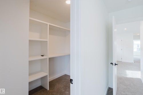 9709 157 St Nw, Edmonton, AB - Indoor