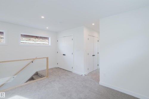 9709 157 St Nw, Edmonton, AB - Indoor Photo Showing Other Room