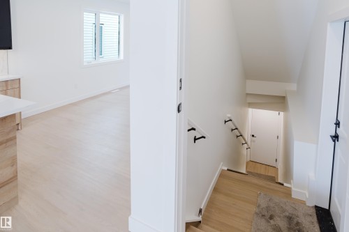 9709 157 St Nw, Edmonton, AB - Indoor Photo Showing Other Room