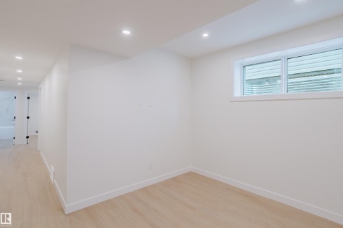 9709 157 St Nw, Edmonton, AB - Indoor Photo Showing Other Room