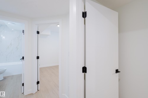 9709 157 St Nw, Edmonton, AB - Indoor Photo Showing Other Room