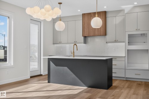 211 Paterson Link Link, Edmonton, AB - Indoor Photo Showing Kitchen With Upgraded Kitchen