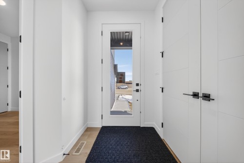 211 Paterson Link Link, Edmonton, AB - Indoor Photo Showing Other Room