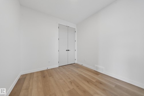 211 Paterson Link Link, Edmonton, AB - Indoor Photo Showing Other Room