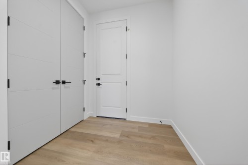 211 Paterson Link Link, Edmonton, AB - Indoor Photo Showing Other Room