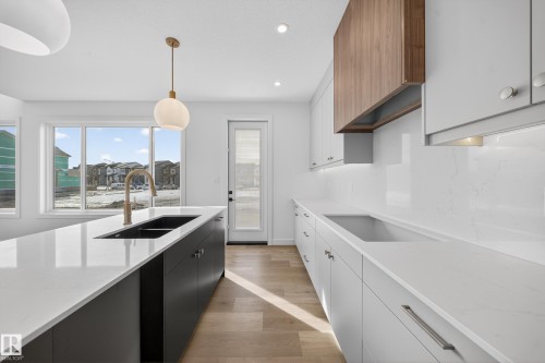 211 Paterson Link Link, Edmonton, AB - Indoor Photo Showing Kitchen With Double Sink With Upgraded Kitchen