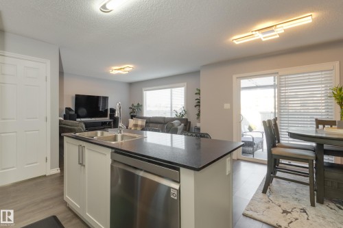 8 Ebbers Close, Edmonton, AB - Indoor
