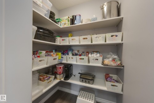 8 Ebbers Close, Edmonton, AB - Indoor With Storage