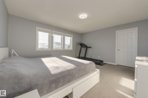 8 Ebbers Close, Edmonton, AB - Indoor Photo Showing Bedroom