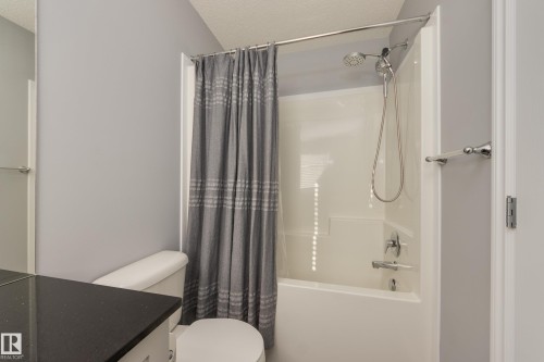 8 Ebbers Close, Edmonton, AB - Indoor Photo Showing Bathroom