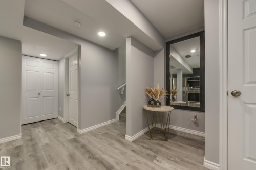 8 Ebbers Close, Edmonton, AB - Indoor Photo Showing Other Room