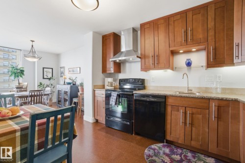 1105 8340 Jasper Avenue, Edmonton, AB - Indoor Photo Showing Kitchen