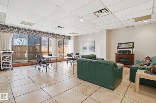 1105 8340 Jasper Avenue, Edmonton, AB - Indoor