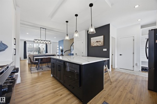 35 Dorais Way, Fort Saskatchewan, AB - Indoor Photo Showing Kitchen With Upgraded Kitchen