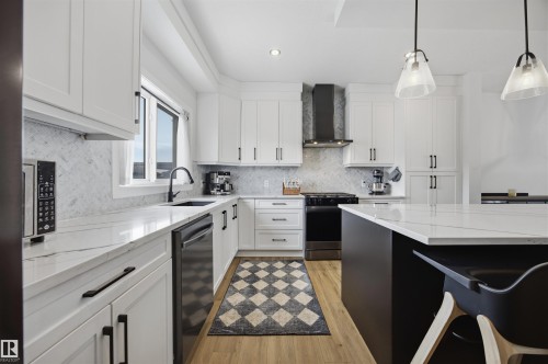 35 Dorais Way, Fort Saskatchewan, AB - Indoor Photo Showing Kitchen With Upgraded Kitchen