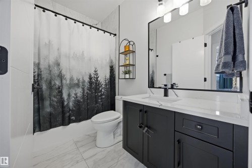 35 Dorais Way, Fort Saskatchewan, AB - Indoor Photo Showing Bathroom