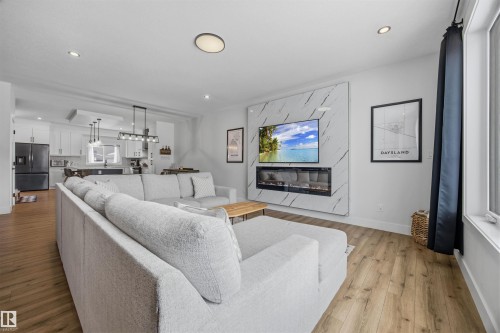 35 Dorais Way, Fort Saskatchewan, AB - Indoor Photo Showing Living Room