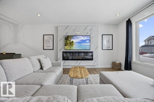 35 Dorais Way, Fort Saskatchewan, AB - Indoor Photo Showing Living Room