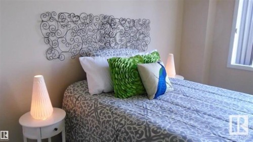 902 10504 99 Avenue, Edmonton, AB - Indoor Photo Showing Bedroom