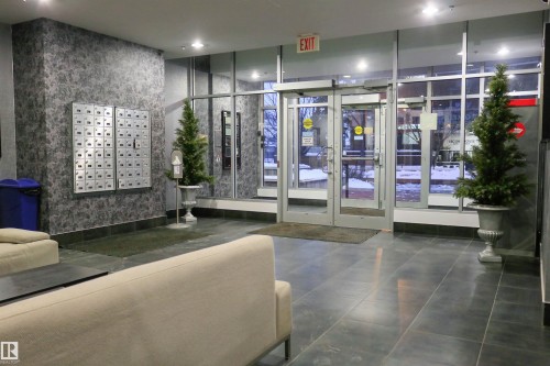 902 10504 99 Avenue, Edmonton, AB - Indoor Photo Showing Other Room