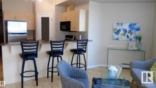 902 10504 99 Avenue, Edmonton, AB - Indoor Photo Showing Other Room