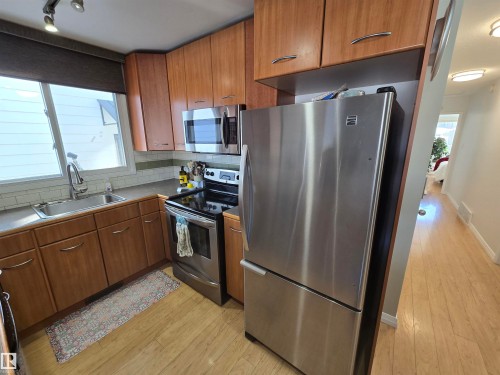 10282 87 Street, Edmonton, AB - Indoor Photo Showing Kitchen