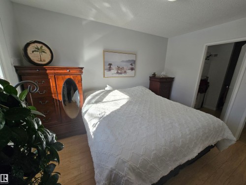 10282 87 Street, Edmonton, AB - Indoor Photo Showing Bedroom