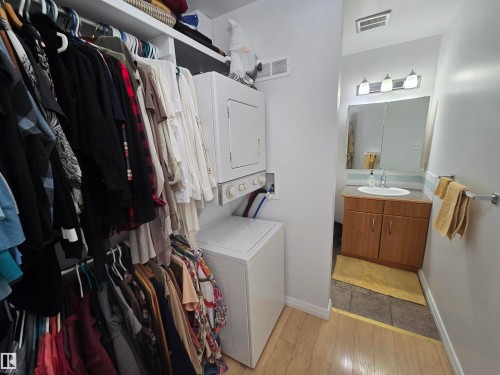 10282 87 Street, Edmonton, AB - Indoor Photo Showing Laundry Room