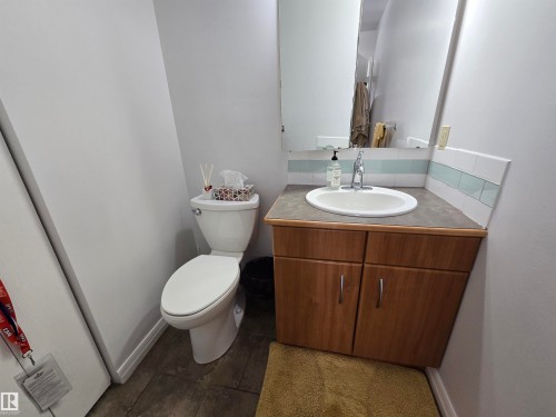 10282 87 Street, Edmonton, AB - Indoor Photo Showing Bathroom