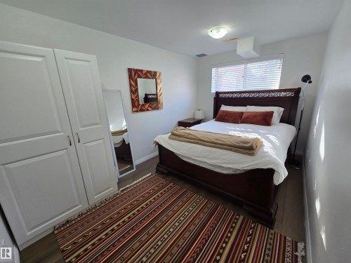 10282 87 Street, Edmonton, AB - Indoor Photo Showing Bedroom