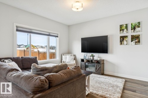 12908 211 Street, Edmonton, AB - Indoor Photo Showing Living Room